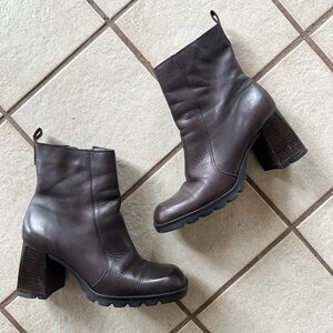 2000s Brown Leather Ankle Boots